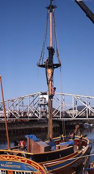 Stepping Lady Washington's main mast in 1989